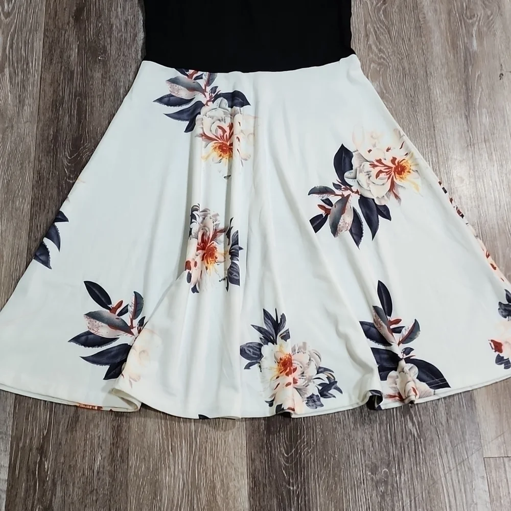 💛 Ouges medi dress size S  cotton  and spandex - Picture 4 of 9